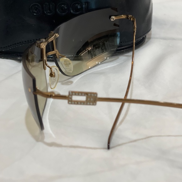90s VINTAGE brown Gucci shield sunglasses with crystal embellishments - Picture 2 of 4